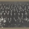 Ф.А. Рау (в третьем ряду в центре) и Н.А. Рау (во втором ряду слева) и слушатели курсов. 1926 г.